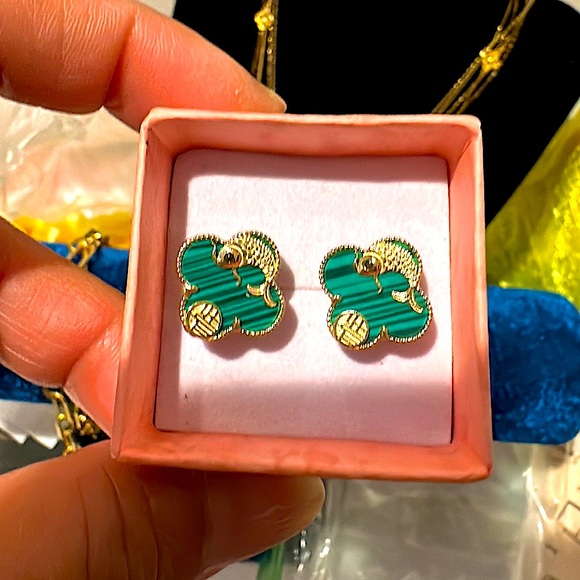 18K Solid Gold Clover 🍀 Earrings